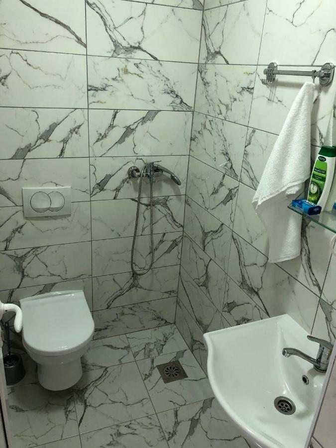Hôtel Kubi à Struga Extérieur photo
